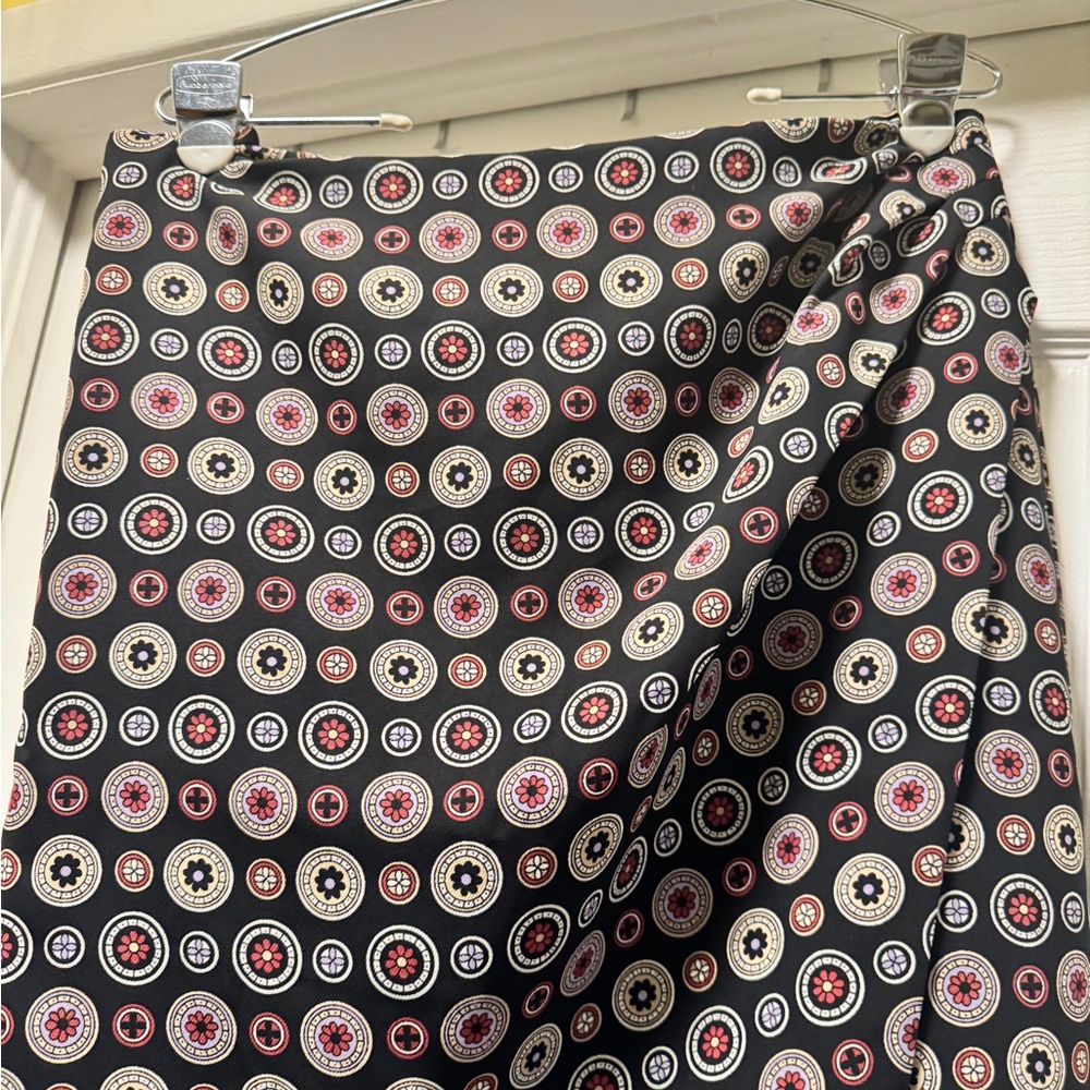 Ann Taylor Black and Red Circle Pattern Skirt